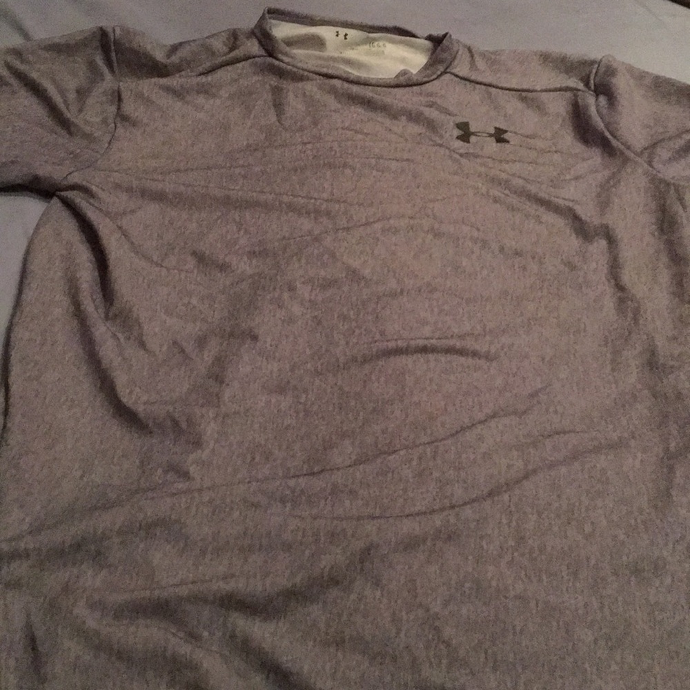 UnderArmor compression tee shirt